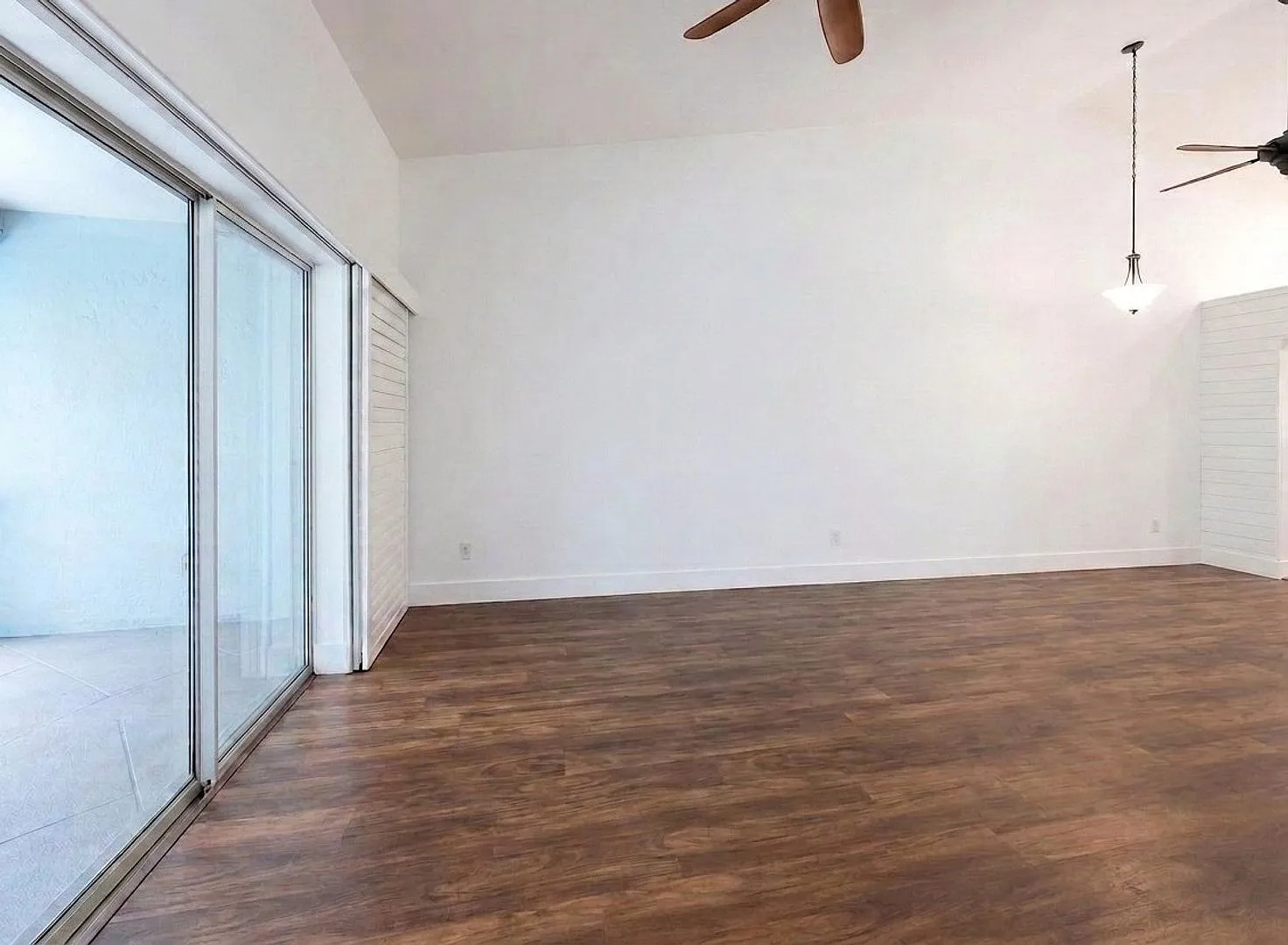 2-bedroom, 2-bath villa with den and a Private Pool — Photo 3