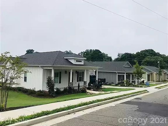 3rd image of 220 Reid St