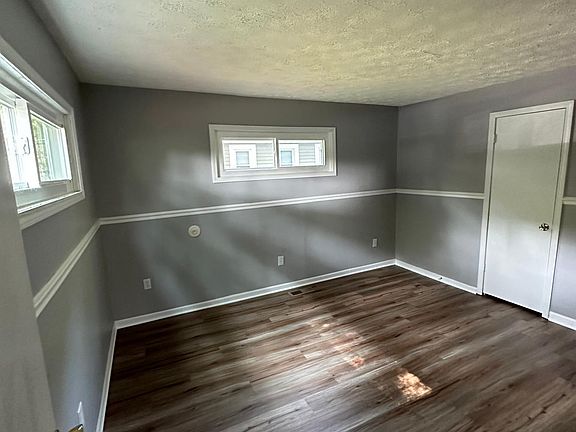 3rd image of 1537 S Moreland Ave