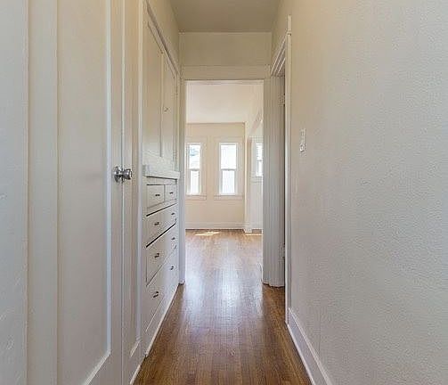 3rd image of 2471 1/2 W Avenue 32