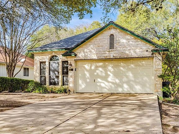 5th image of 1312 Tetbury Ln