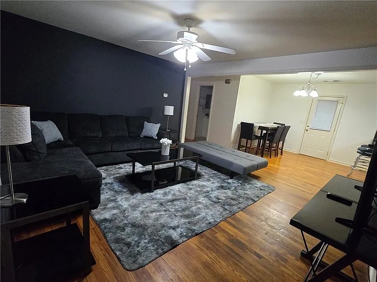 1400 Hidden Circle Dr — Photo 2