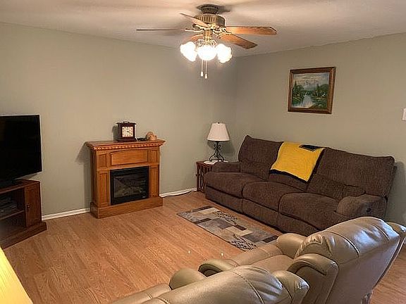 4th image of 1121 W Bryn Mawr Ave