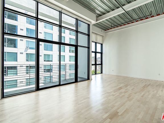 3rd image of 330 W 11th St APT 708