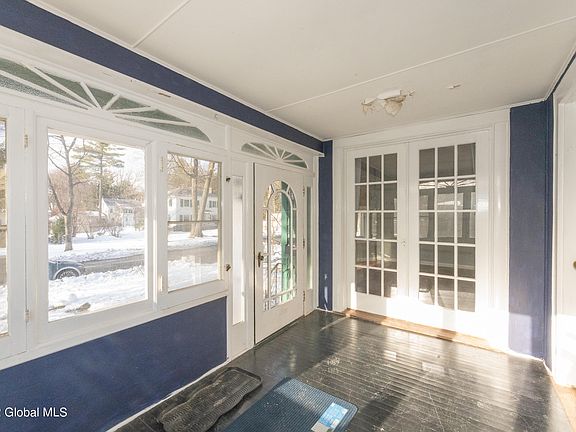 3rd image of 1382 Myron St