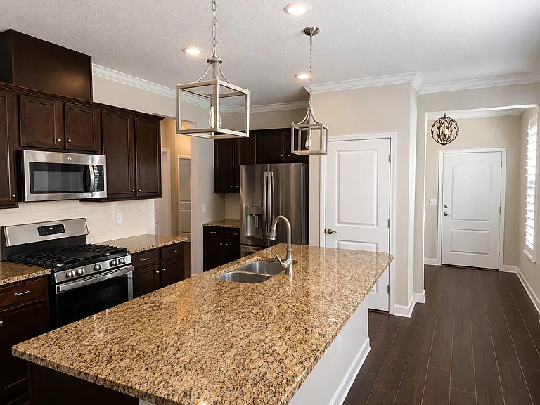 274 Spring Park Ave — Photo 12