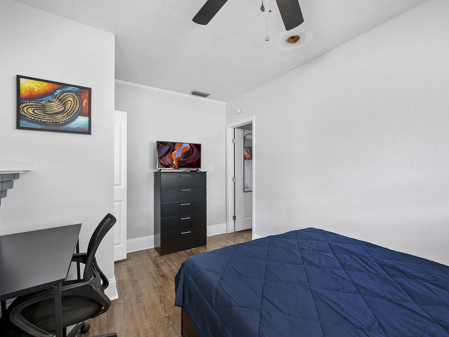 4 bed, 2.0 bath, 1500 sqft, $810 — Photo 2
