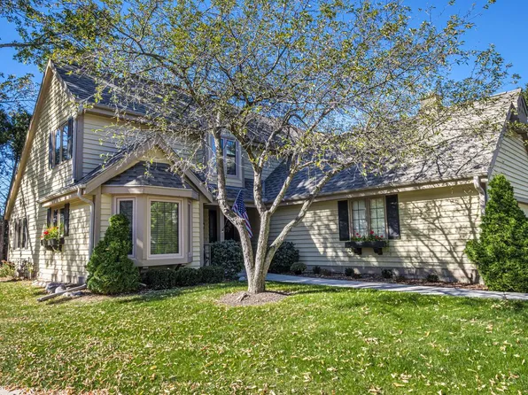 18710 St Andrew LANE #A, Brookfield, WI 53045