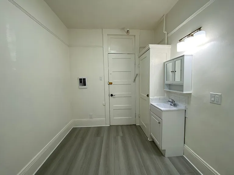 668 Clay St #53 — Photo 4