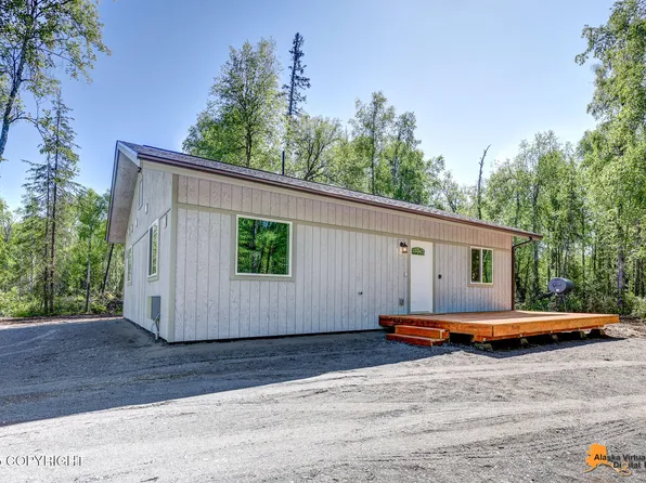 14926 E Golden Cap Cir, Talkeetna, AK 99676
