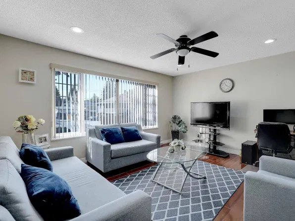 6384 129a St, Surrey, BC V3X 1R8