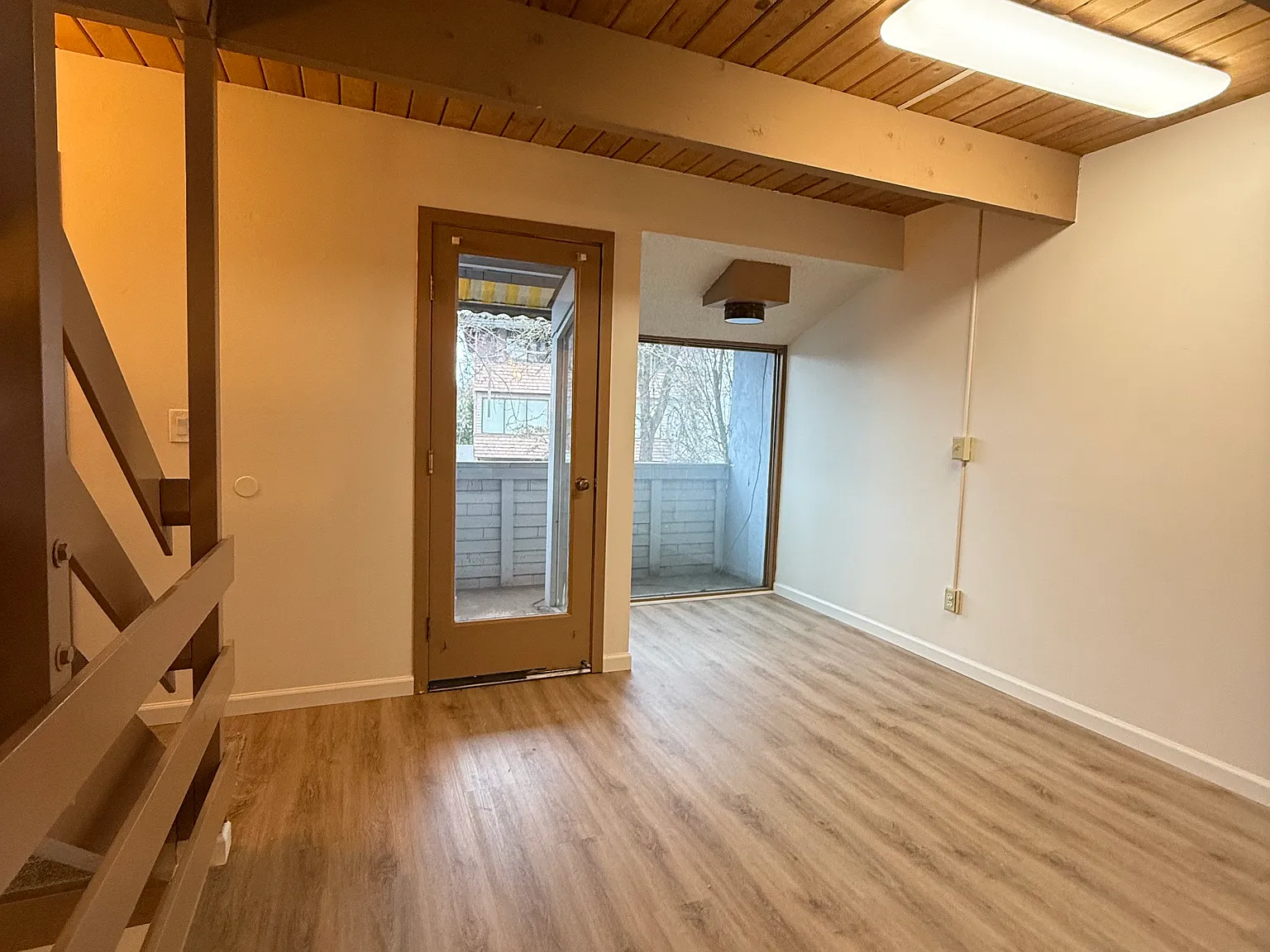 2 bed, 1.5 bath, 1045 sqft, $1,925 — Photo 2