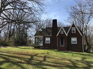 3622 Robinhood Rd, Winston Salem, NC 27106