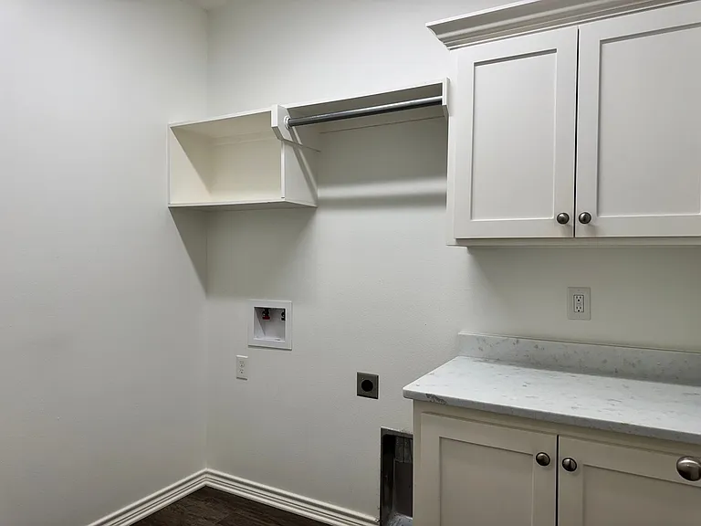 3704-3784 Cottage Park Cir — Photo 23