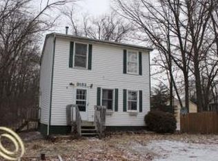 3132 Central Blvd, Milford, MI 48380