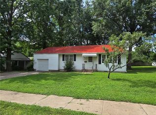 606 S Windsor St, Windsor, MO 65360