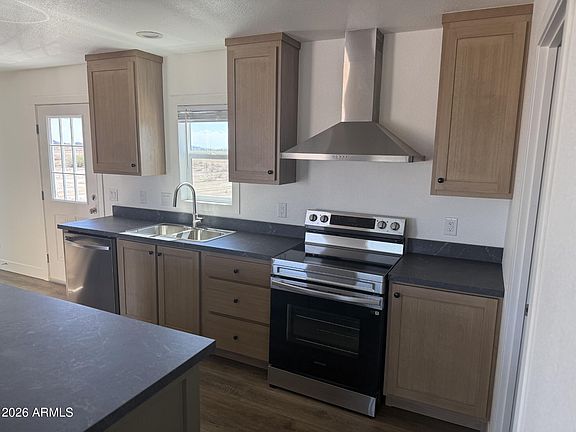 5th image of 40473 W HARRISON Street