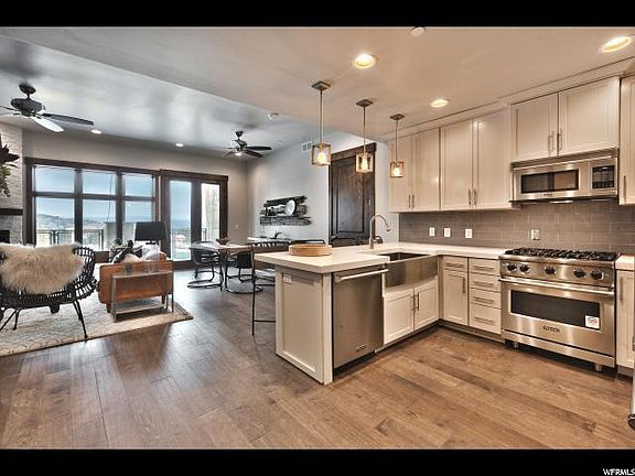5th image of 3751 Blackstone Dr #2B