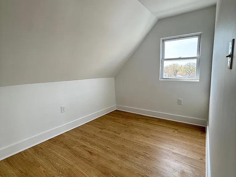 2125 Oakland Rd — Photo 9