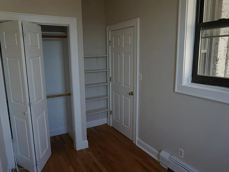 819 Park Ave #10 — Photo 6