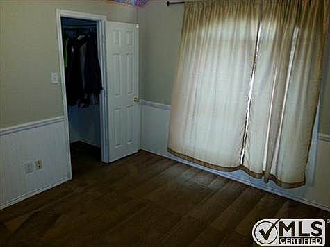 2nd image of 1817 Crawford Dr
