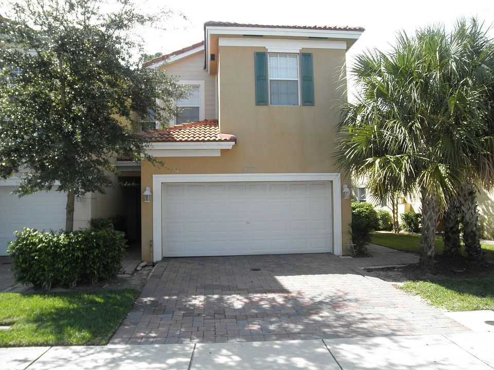 1st image of 977 Pipers Cay Dr