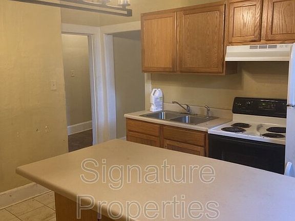 4th image of 208 N Jefferson St