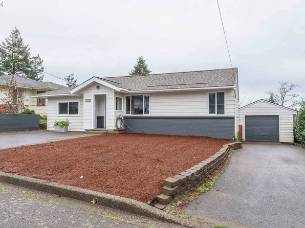 1670 S 16th St, Coos Bay, OR 97420