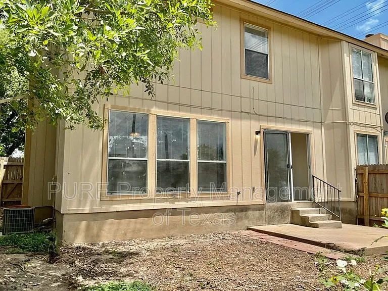 12120 Thompkins Dr #B — Photo 19