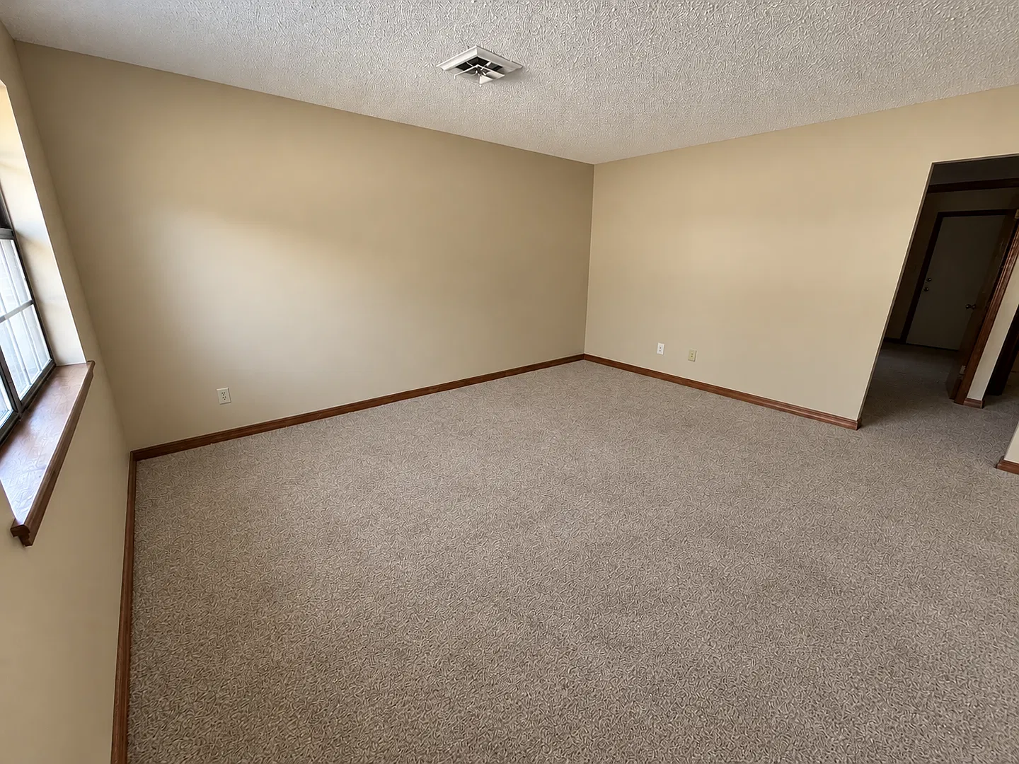 1400 E O St — Photo 2