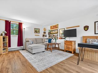 The Willows, Jamaica, VT 05343