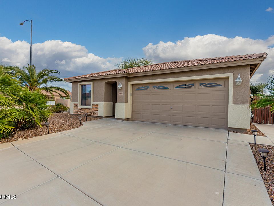 1st image of 19619 N 107th Dr