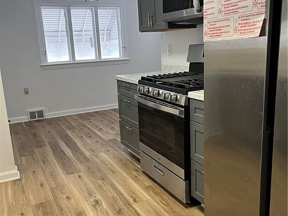 2nd image of 1133 W 31st St