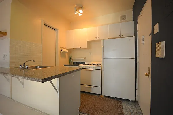 Rented by Corcoran | media 8