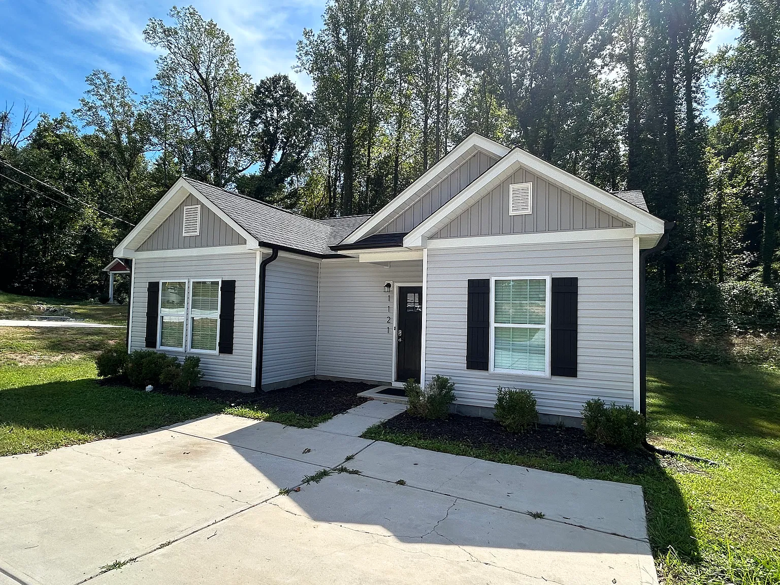 3 bed, 1200 sqft, $1,595 — Photo 2