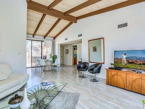 2nd image of 851 N Calle De Flora Vis