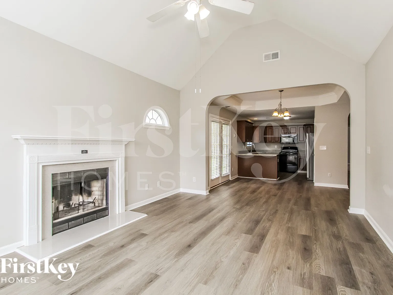 3 bed, 2.0 bath, 1446 sqft, $1,600 — Photo 3