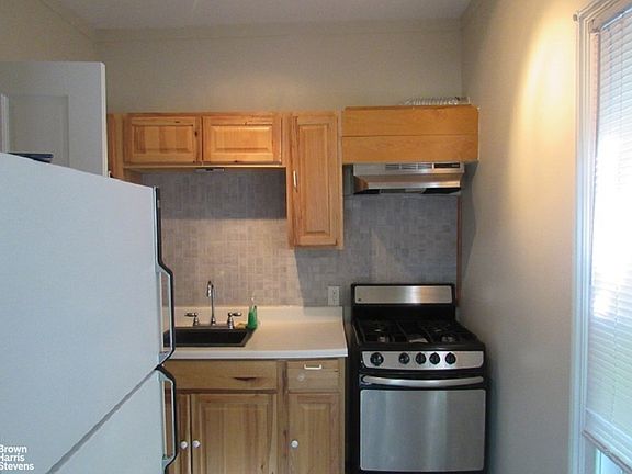 4th image of 128 Main St #B