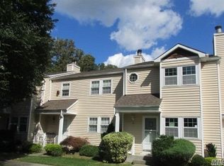 9 Franklin Cmns, Yaphank, NY 11980