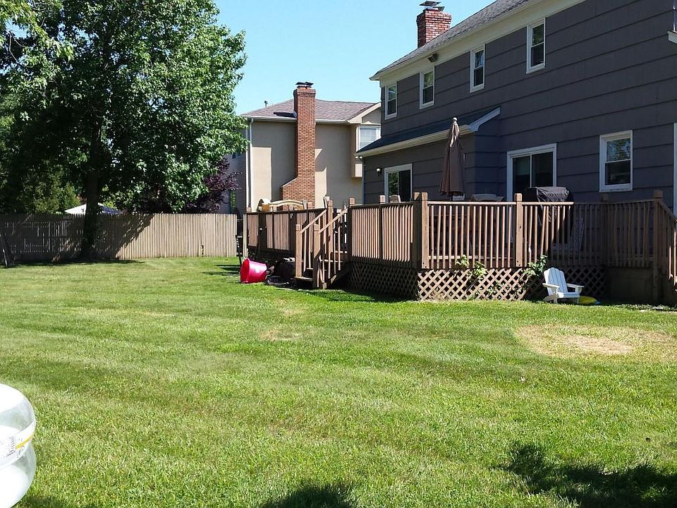 2nd image of 1 Darien Dr