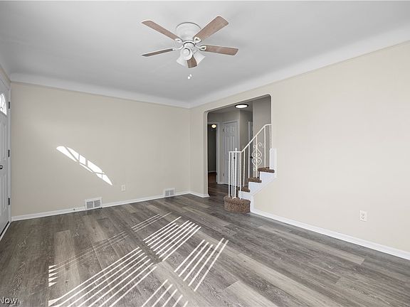 5th image of 15807 Westview Ave
