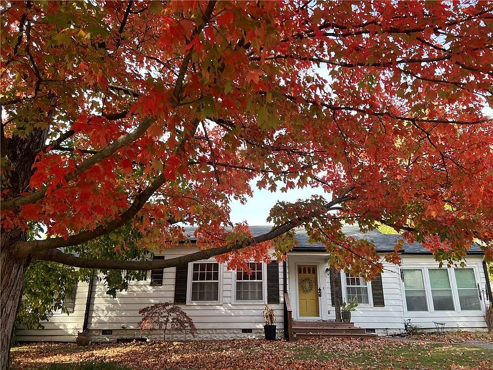 1st image of 614 W Jefferson St