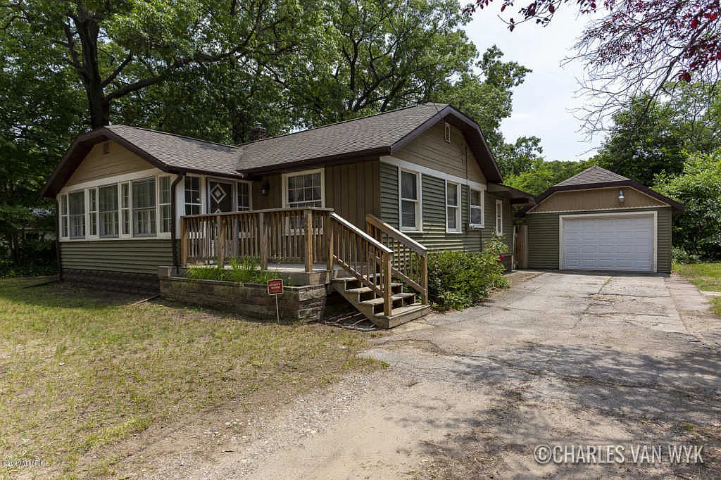 481 W Cleveland Ave photo 1