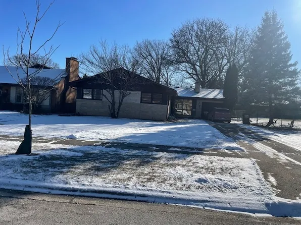 3003 Virginia St, Park Ridge, IL 60068