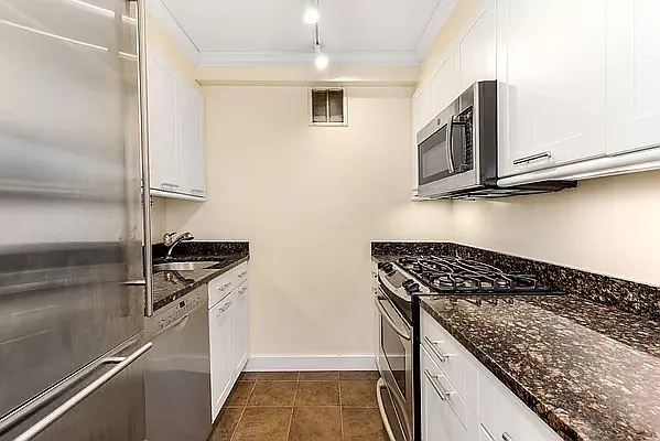 280 Rector Pl #9C — Photo 3