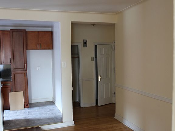 5th image of 383 E 17th St APT 6H