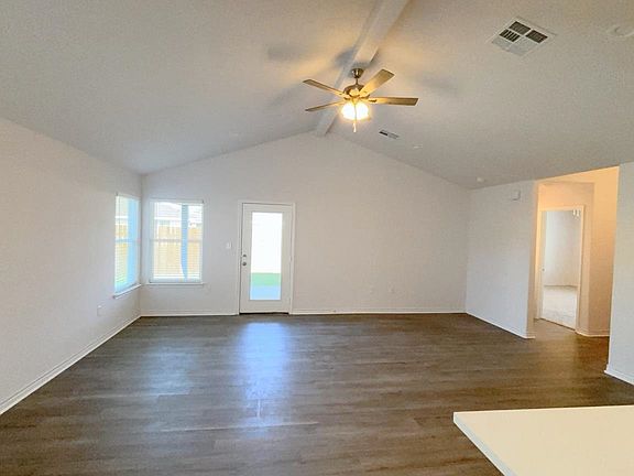 3rd image of 5575 Kingswood Dr