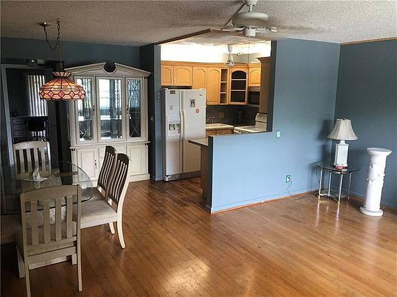 3rd image of 172 Newport Ct #K