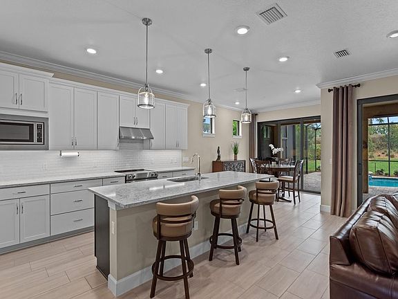 5th image of 4888 Overton Circle
