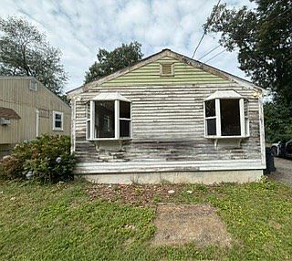5th image of 42 Whittier Rd